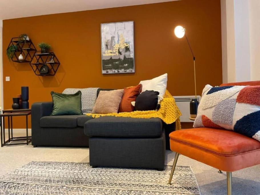 Paramount City Living 105 スウィンドン エクステリア 写真
